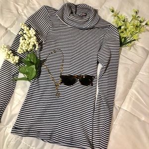 Vintage Women’s Back/Zipper Turtle Neck